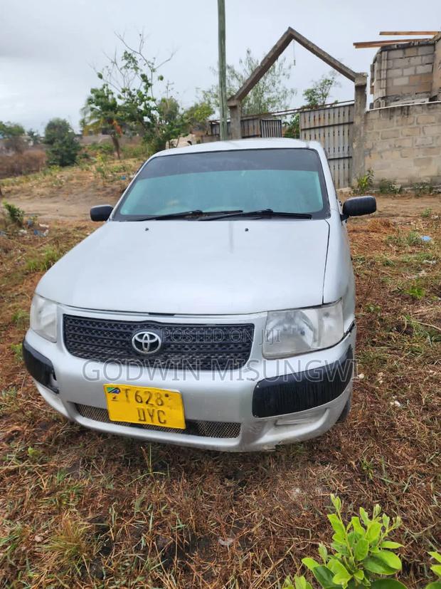 Toyota Probox 2004 Silver