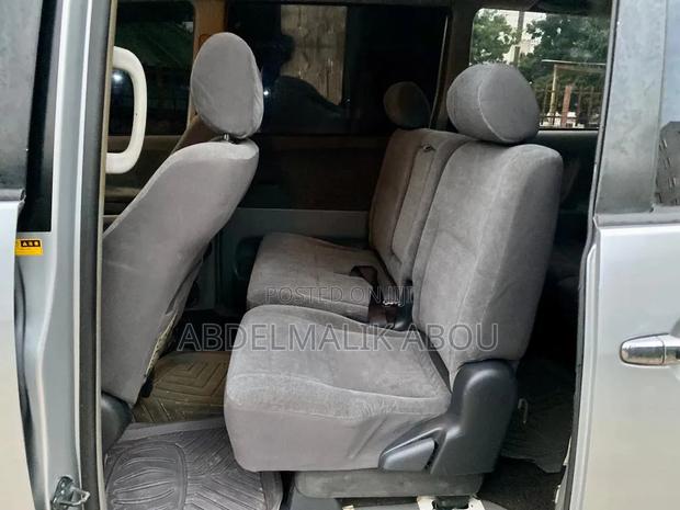 Toyota Voxy X E Edition 2WD 8-Seater 2006 Silver