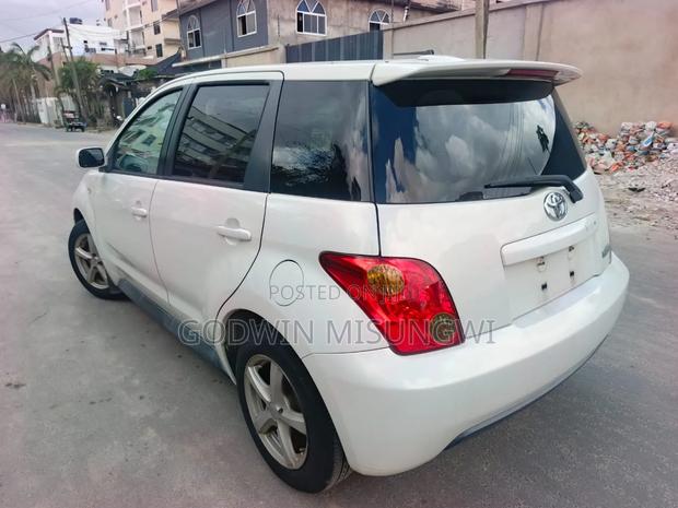 Toyota IST 2004 White