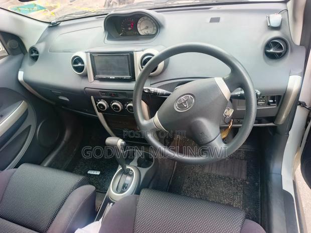Toyota IST 2004 White