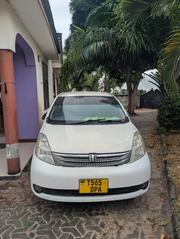 Toyota ISIS 2014 White for sale