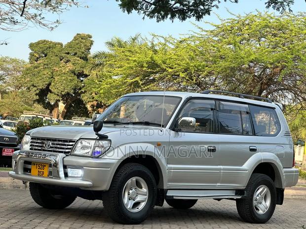 Toyota Land Cruiser Prado 2002 Silver