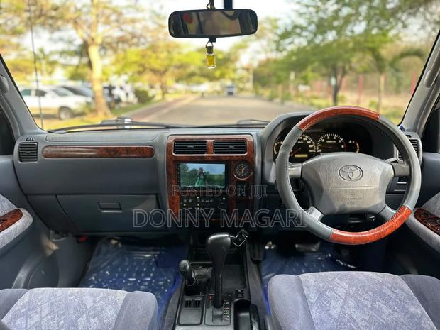 Toyota Land Cruiser Prado 2002 Silver