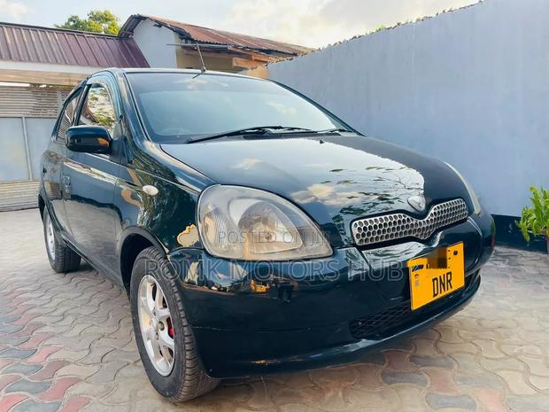 Toyota Vitz 2006 Black