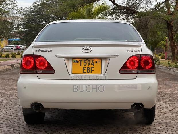 Toyota Crown 2007 White