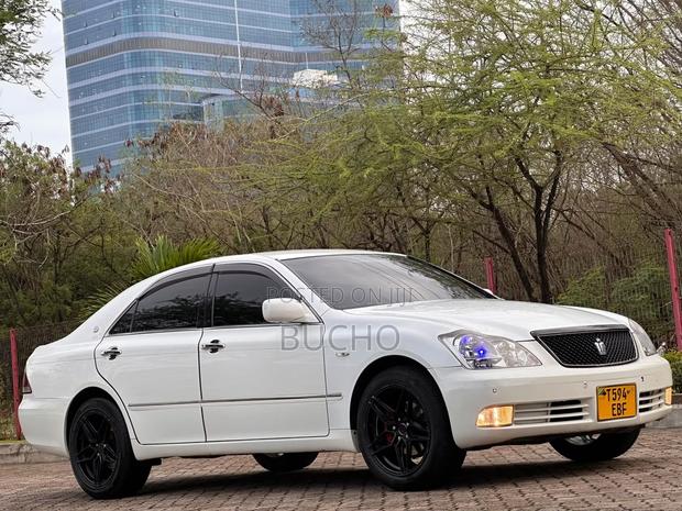 Toyota Crown 2007 White