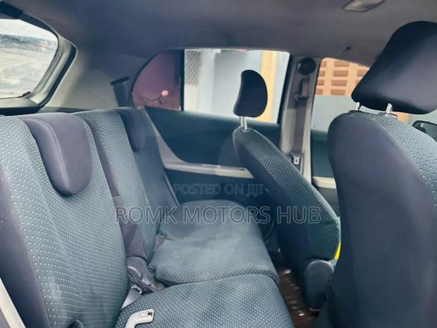 Toyota Vitz 2006 Gray