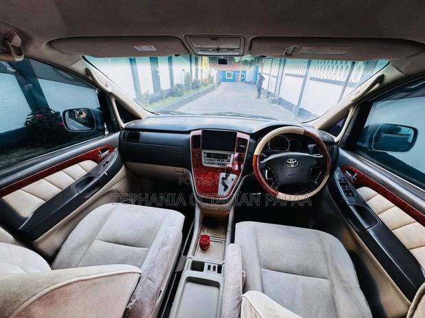 Toyota Alphard 2004 White