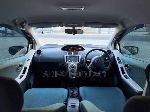 Toyota Vitz 2009 Blue