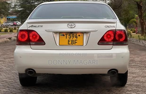Toyota Crown 2007 White