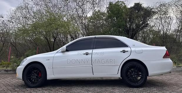 Toyota Crown 2007 White