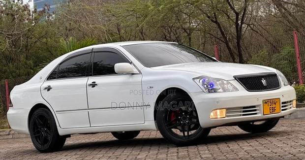Toyota Crown 2007 White