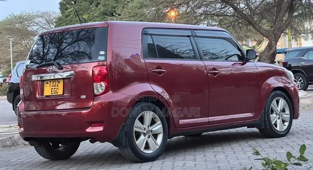 Toyota Corolla Rumion 2009 Maroon