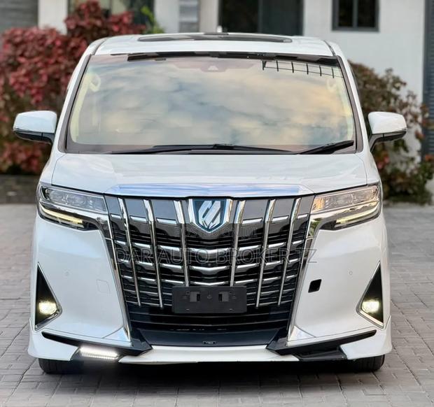 Toyota Alphard 2019 White