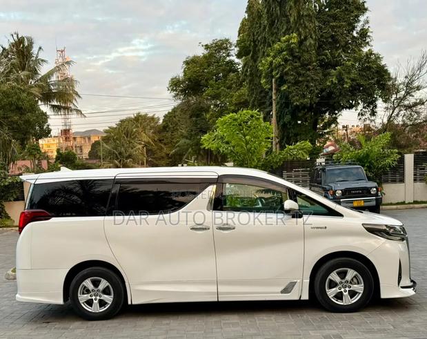 Toyota Alphard 2019 White