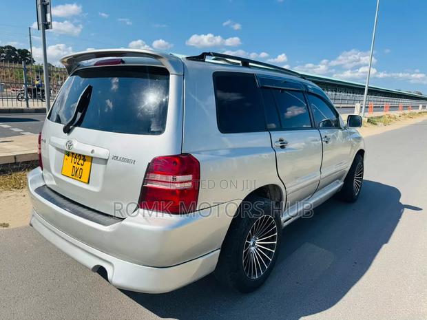Toyota Kluger 2006 Silver