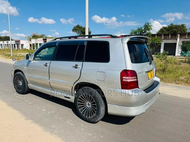 Toyota Kluger 2006 Silver