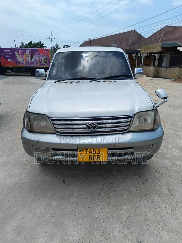 Toyota Land Cruiser Prado 2001 Silver