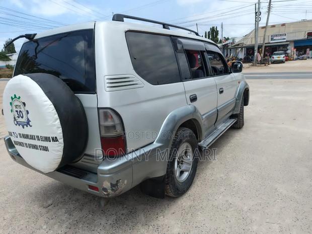 Toyota Land Cruiser Prado 2001 Silver