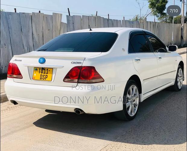 Toyota Crown 2007 White