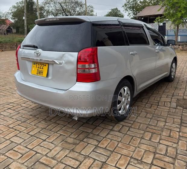 Toyota Wish 2007 Silver