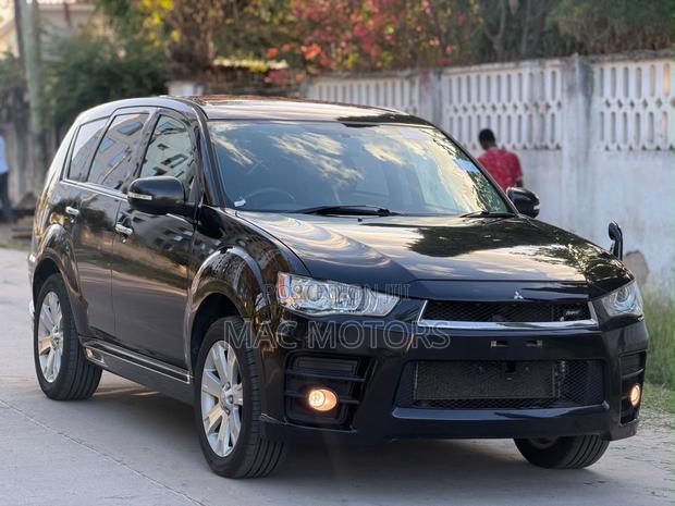 Mitsubishi Outlander 2010 Black