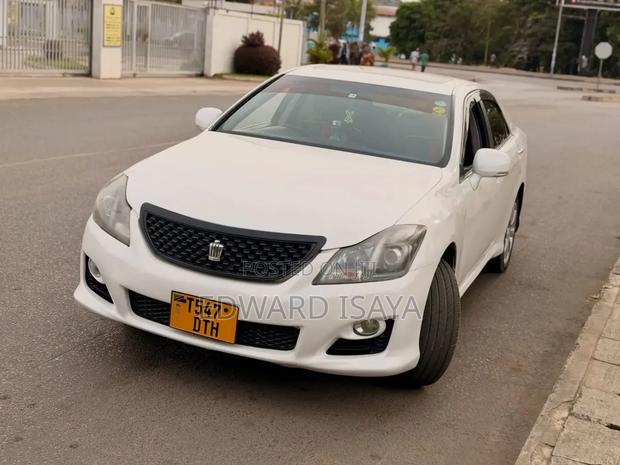Toyota Crown 2008 White