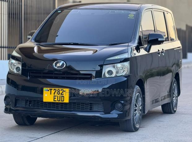 Toyota Noah 2008 Blue