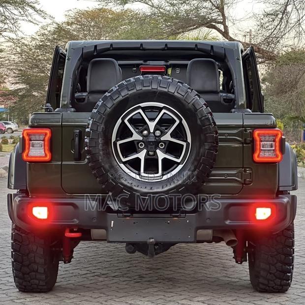 Jeep Wrangler 2024 Green