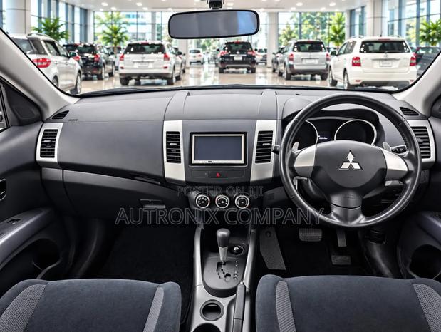 Mitsubishi Outlander XLS 2010 Silver