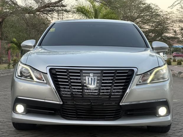 Toyota Crown 2013 Silver