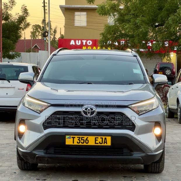 Toyota RAV4 2019 Silver