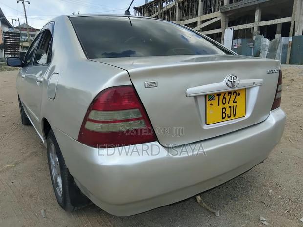 Toyota Corolla 2000 Silver