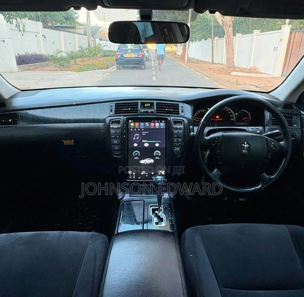 Toyota Crown 2004 Black