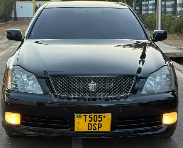 Toyota Crown 2004 Black