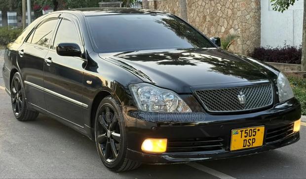 Toyota Crown 2004 Black