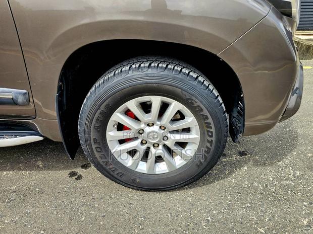 Toyota Land Cruiser Prado 2017 Gray