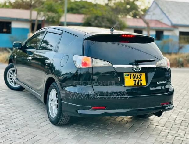 Toyota Caldina 2005 Black
