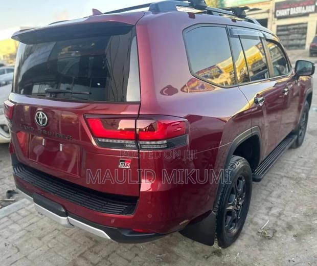 Toyota Land Cruiser 2024 Maroon