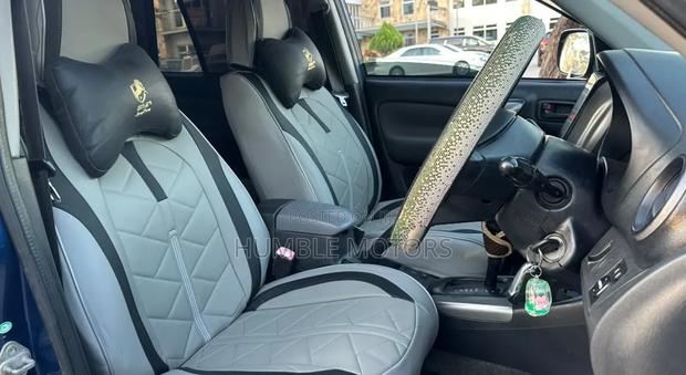Toyota RAV4 2004 Blue
