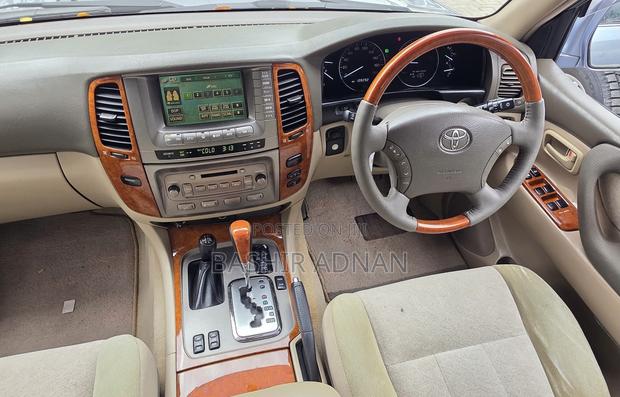 Toyota Land Cruiser HDJ 100 2004 Gray
