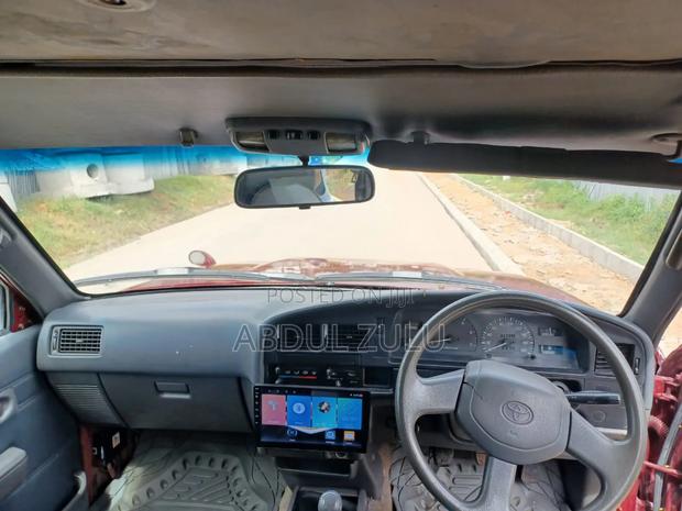 Toyota Hilux 1999 Red