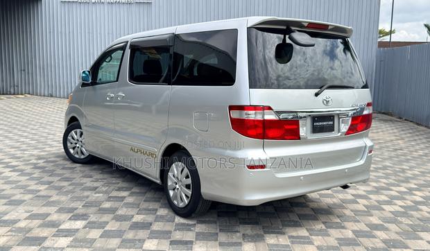 Toyota Alphard 2004