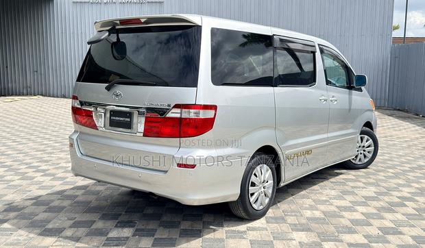 Toyota Alphard 2004