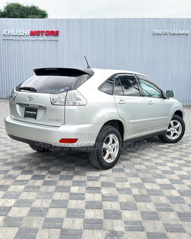 Toyota Harrier 2005