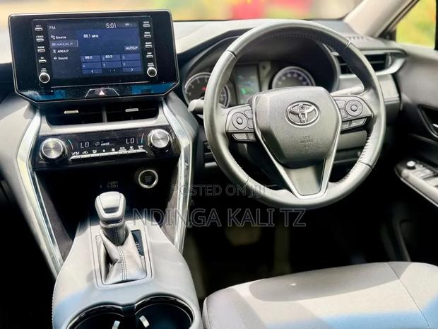 Toyota Harrier 2022 White