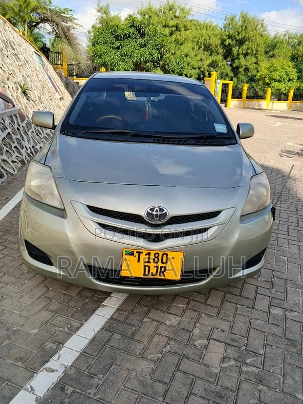 Toyota Belta 2006 Gold