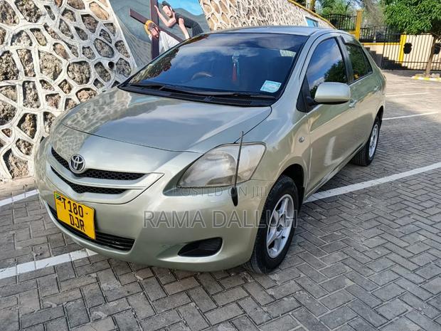 Toyota Belta 2006 Gold