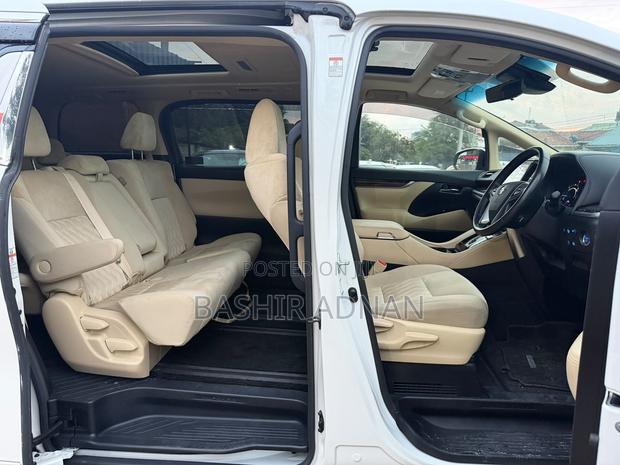 Toyota Alphard 2.5 Hybrid AWD 2019 White