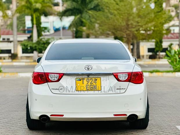 Toyota Mark X 2012 Pearl